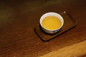 人到中年：赚钱要快，花钱要慢，存钱要稳图片