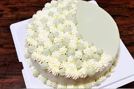 蛋糕越做越顺手，10寸奶油蛋糕也不用买了，详细制作步骤分享图片