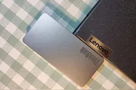 如此轻薄，真便携！ThinkBook GaNUSB-C饼干适配器测评图片