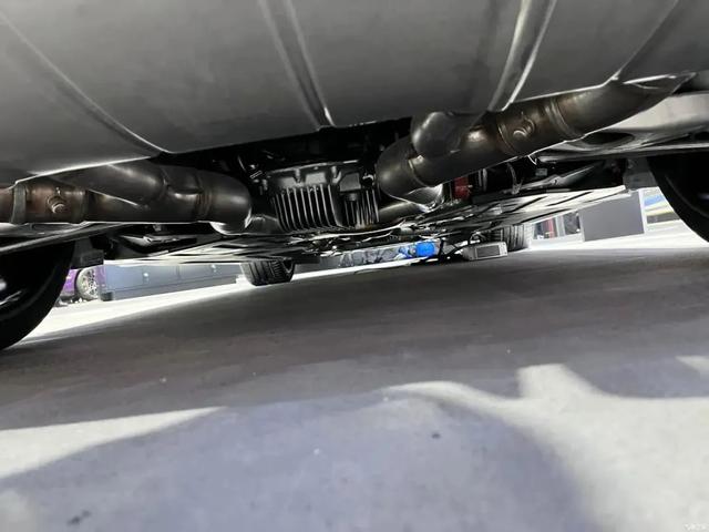 全新宝马M2：燃油绝唱？3.0T的驾驶者之车，买了就能坐等升值？！