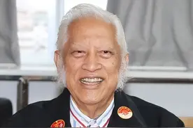 印尼弃婴被中国夫妇收养，今成美国集团主席，用一生回报中国图片