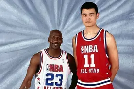 成为全明星票王有多难？库里1次，强如科比只有4次，老詹多少次图片