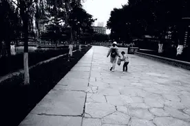 丁克十年后，她决定生个孩子图片
