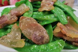 粤菜经典小炒荷兰豆炒腊味，好吃有诀窍，一看就会，比酒店的好吃图片