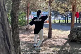 打太极的小姐姐图片