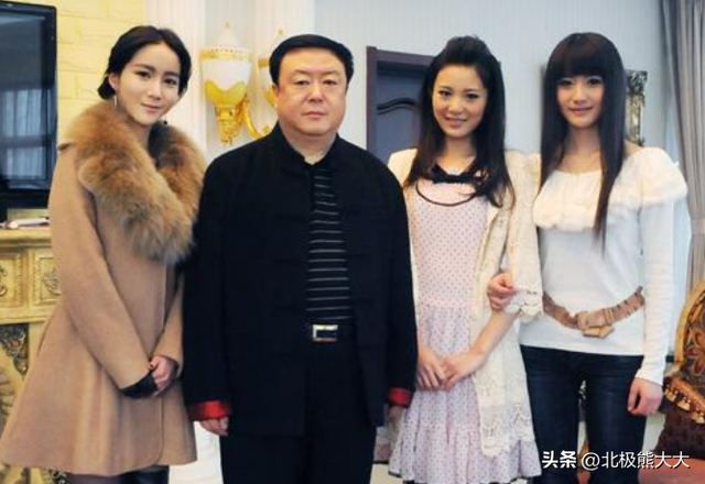 “滥情导演”尤小刚：搅乱两池春水，又拂手而去，现任小他30岁