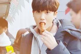 身家过亿本色出演继承者们，后与朴宝英组CP圈粉，今因发胖被吐槽图片