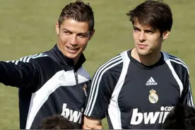 C罗和卡卡旧照曝光！网友泪目：有种友情是比天作之合更懂你…图片