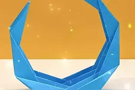 滔河乡中小巧手手工制作社团:折轮“弯月”伴你入眠图片