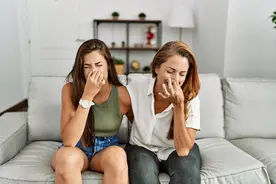 明明自己的屁也很臭，但是闻起来却不反感呢图片