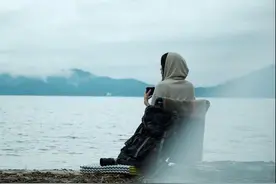 分手后有些遗憾的情感句子图片