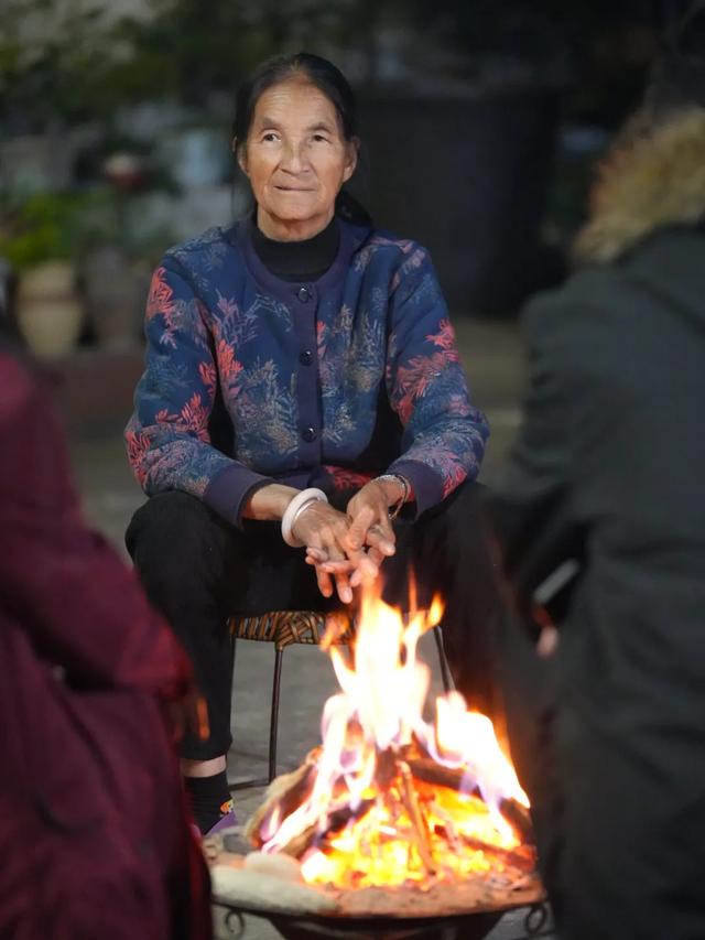 男子中缅边境旅游被邀请参加杀猪宴