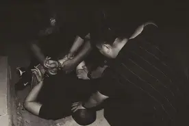 娱乐圈最强逃犯出狱：潜逃13年，拍40多部戏，被抓时已是大明星，曾与杨幂孙红雷合作图片