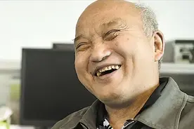 我42岁，70岁公公回老家，我查了下他的银行卡，卡上有200万图片