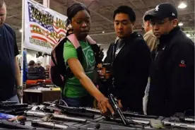 美俄两国都不禁枪，为何美国枪击案居高不下，俄罗斯却很少发生？图片