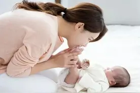 新生儿的衣着要注意什么图片