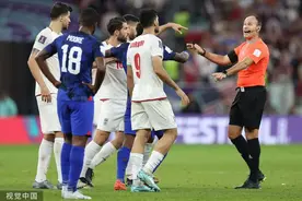 冯骥才《足球是方的》：实力是一种必然，它比偶然更靠得住图片