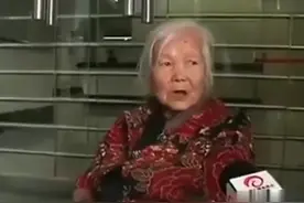 60年前存银行5万元，取时只给50块，云南老太怒砸银行图片