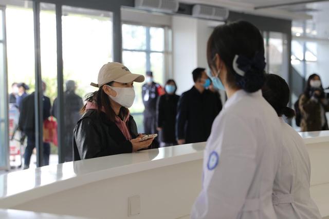 首家公立三甲医院开诊 西安高新人民有了人民医院