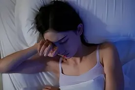 月经周期会影响人的睡眠和做梦吗？图片