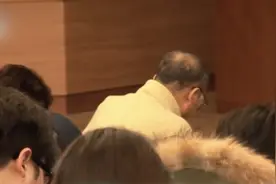 一场意外让韩国大叔只剩一条腿，他却用另一条腿战胜了生活图片