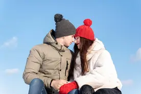 在接吻过程中，如果男人出现这些表现，说明他是真心喜欢你图片