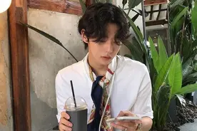 想拥有精致男人的魅力？只需要一条领带图片