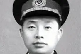 1951年，毛主席接见38军政委：你太瘦了，怎么不去找个医生看看？图片