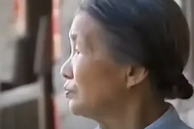 七旬老太29年不吃饭，只靠3块黄糖3杯水，却力大如牛胜于年轻人？图片