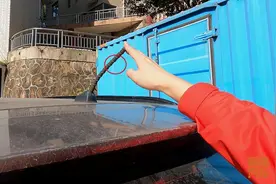 你注意过车顶的小尾巴吗？它有什么作用？为何有些车却没有？图片