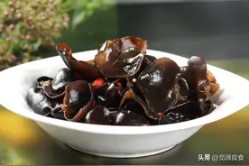 炒木耳，下锅“噼里啪啦”太吓人？大厨教你3招，不炸锅，香又脆图片