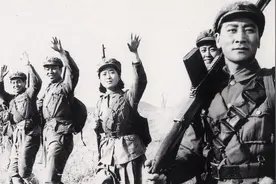 抗美援朝时期，苏联给中国支援过坦克，为何却不支援AK-47步枪？图片