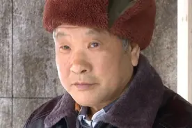 杭州一聋哑老人拾荒12年后被工程队收留，6年后多人前来认亲图片