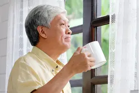 76岁父亲倾诉：住过儿子家和养老院，才知道老了后最好的归宿在哪图片