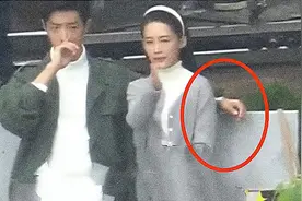 肖战曾主动给杨紫打伞，新剧却避嫌李沁，网友：关系好坏一目了然图片