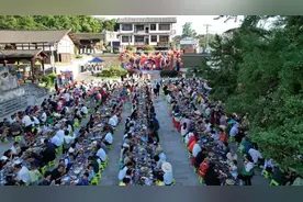 修文县大木村举办“六月六”布依风情节喜迎八方宾朋图片