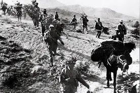 1977年，山东一农民被突然告知：你的名字30年前就刻在烈士陵园了图片