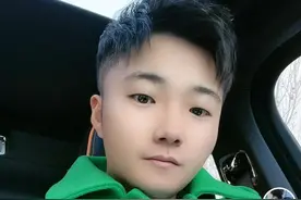 白小白自称性格比较特别，不喜欢跟别人买一样的东西图片