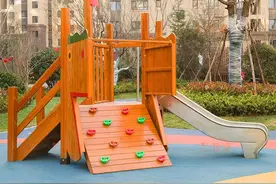上海两幼童玩耍起冲突，双方父母“护犊”爆发激烈争吵！惹诉讼了！图片