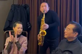 李双江夫妇现身聚会，儿子李天一出狱在即，评论区议论纷纷图片