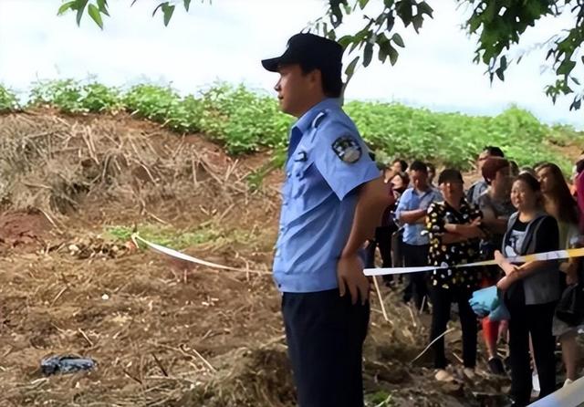 遗忘的英雄：2010年一暴雨冲出3000具尸骸，73岁老人看后老泪纵横