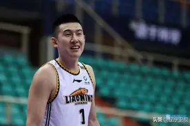 付豪，还有他身后的辽篮宇宙图片