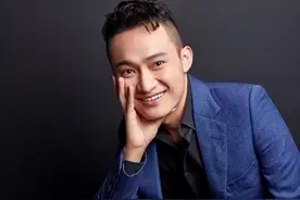 一次套现百亿、戏耍巴菲特、被美通缉……华人富豪孙宇晨有多硬核图片