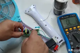 损坏的电蚊拍换个元件，又是满血复活，看一遍就会图片