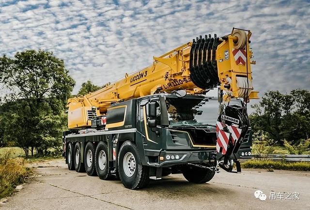 利勃海尔吊车(110吨天花板利勃海尔新一代驾驶室曝光) - 绿巢号