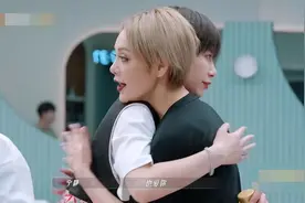 宁静与李斯丹妮一抱泯恩仇，因“浪姐1”成团翻脸，终于化开芥蒂图片