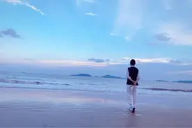 人到中年：一半名利客，一半出家人图片