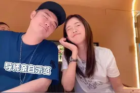 张子萱晒与陈赫不打码合照，贴头对视夫妻相足，正宫位置已坐稳图片