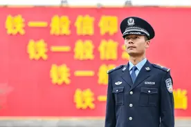 人民警察参军入伍1年有余，如今是一名侦察尖兵！图片