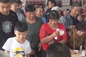 现在农村结婚随礼随多少钱？图片